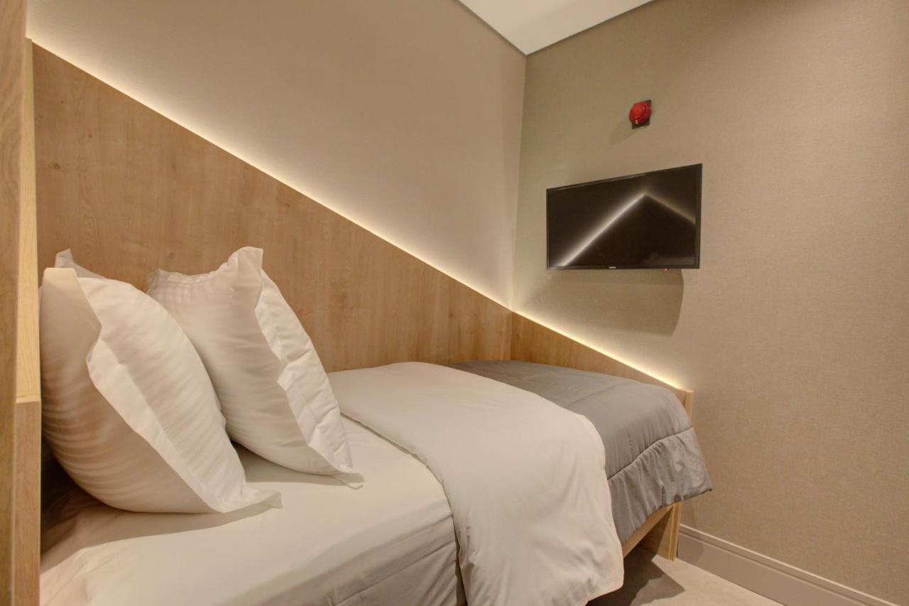 Fast Sleep Suites By Slaviero Hoteis - Hotel Dentro Do Aeroporto De Guarulhos - Terminal 2 - Desembarque Oeste Екстер'єр фото